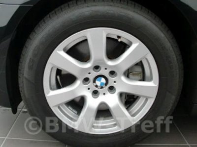 Stilul roții BMW 233