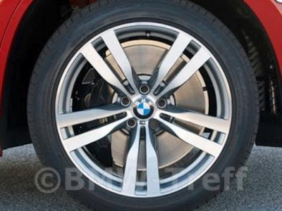 Estilo de rueda BMW 300