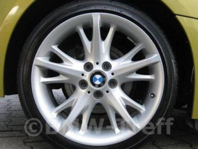 Style de roue BMW 241