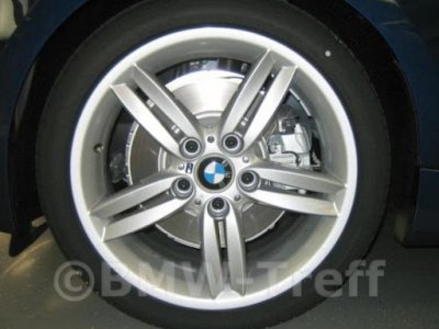 Estilo de rueda BMW 208