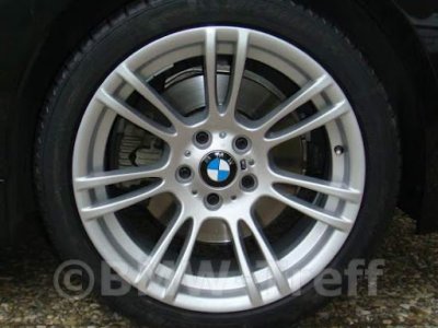 Estilo de rueda BMW 270