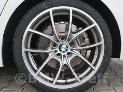 BMW-renkaan tyyli 356